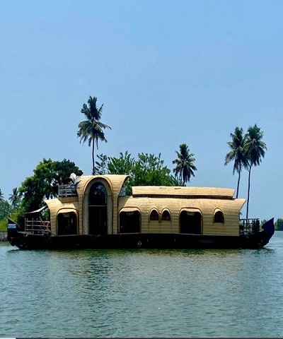 Backwaters Kerala Tour